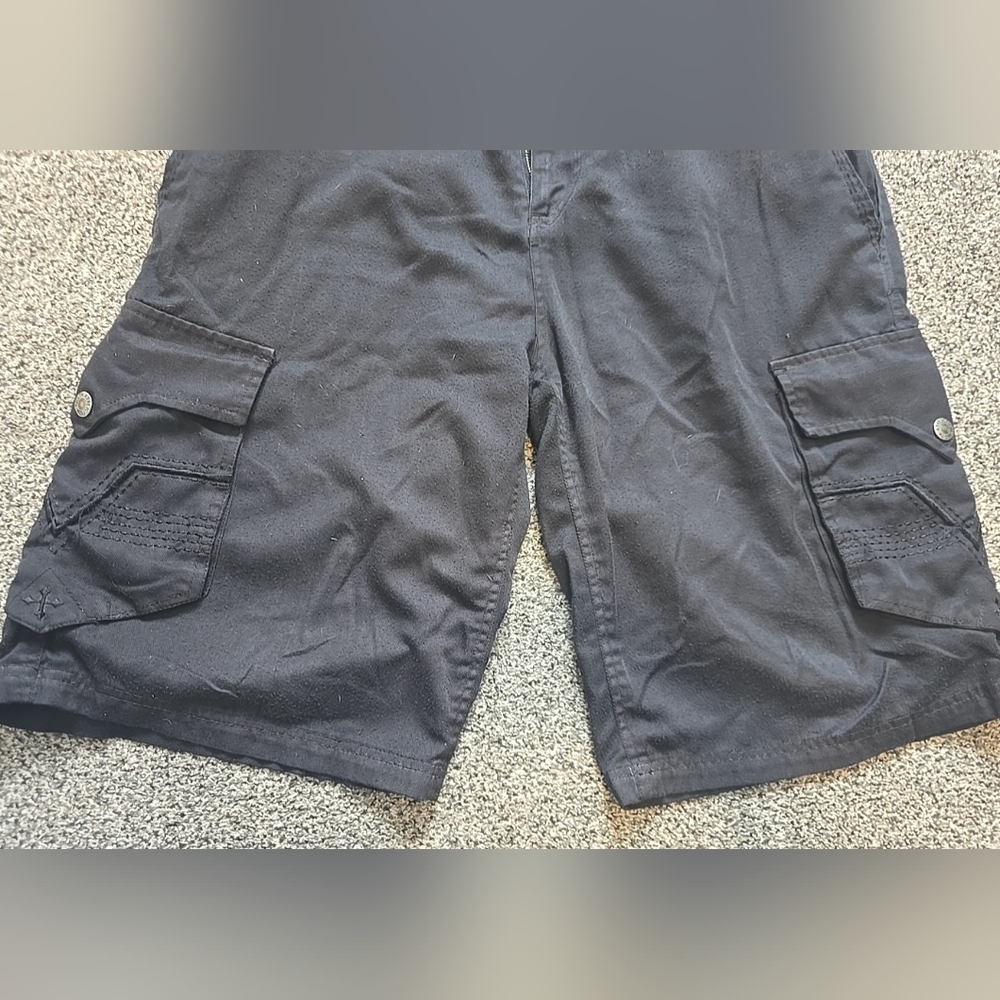 VTG Affliction Black Cargo Shorts Y2K Streetwear Edgy Mens 36 Black - Picture 2 of 14
